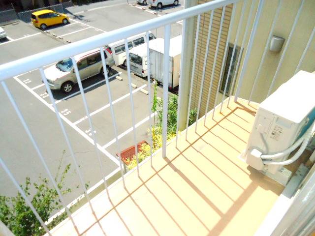 Balcony. Dries may be laundry