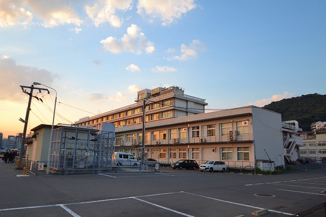 Hospital. 42m to Hiroshima railway hospital (hospital)