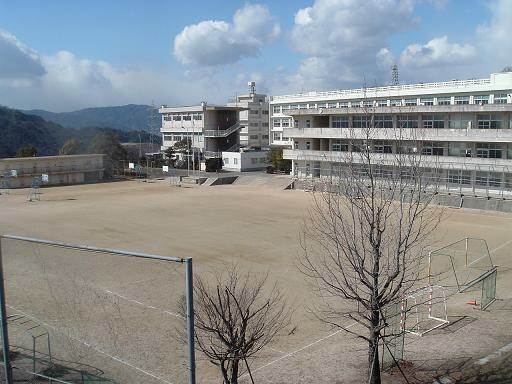 Junior high school. Tosaka 620m until junior high school (junior high school)