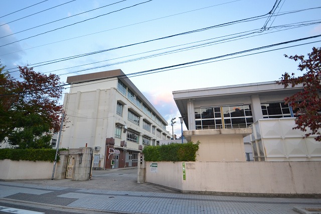 Primary school. 342m to Hiroshima City Museum of Onaga Elementary School (elementary school)