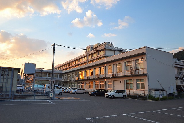 Hospital. 50m to Hiroshima railway hospital (hospital)