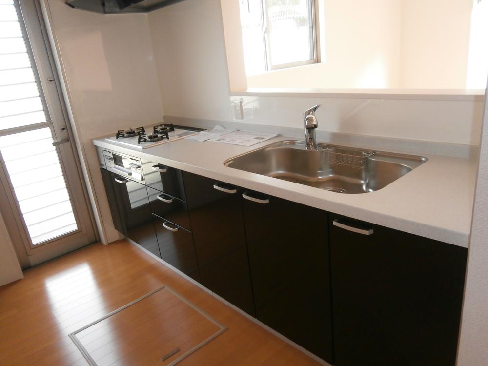 Kitchen. Indoor (10 May 2013) Shooting