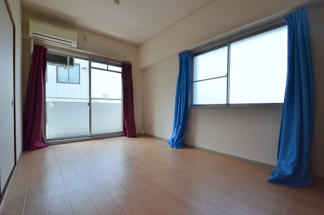 Living and room. Western part ※ Will be in the same building a separate room photo.