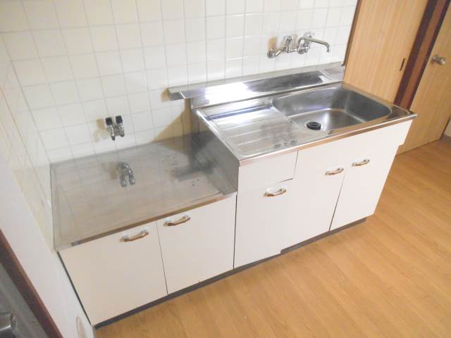 Kitchen. It is put stove 2-neck