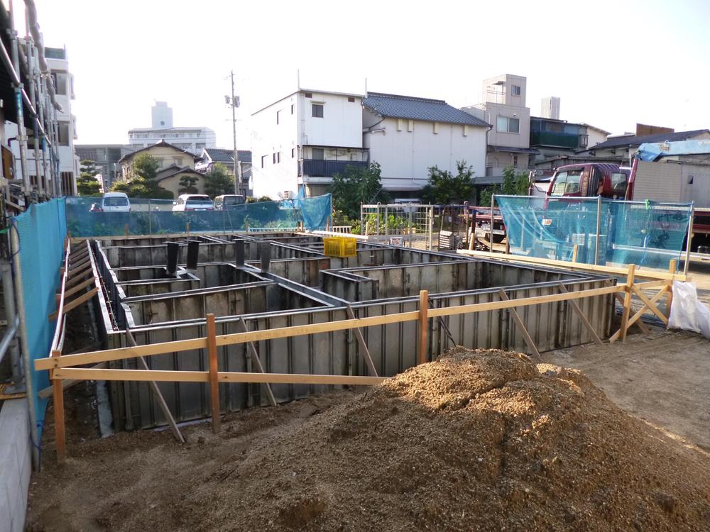 Local appearance photo. Local (10 May 2013) Shooting