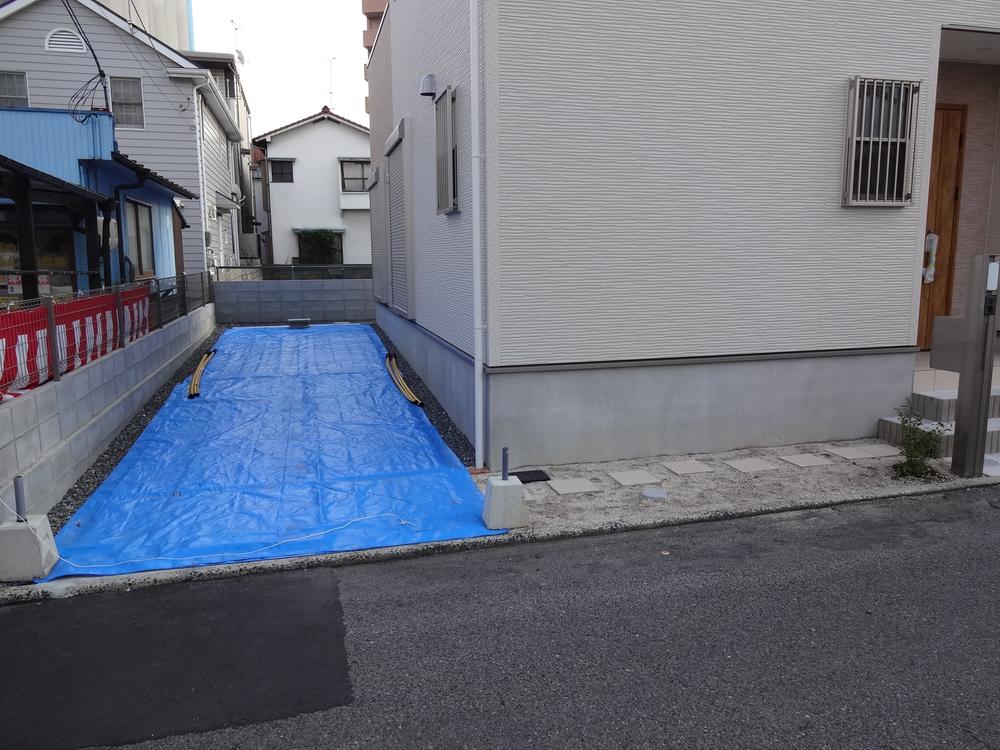 Parking lot. Local (11 May 2013) Shooting