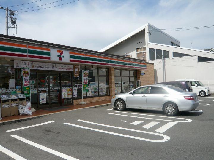 Convenience store. 641m to Seven-Eleven Hiroshima Nio shop