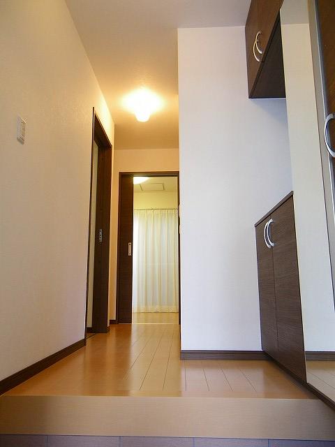 Entrance. Local (12 May 2013) Shooting