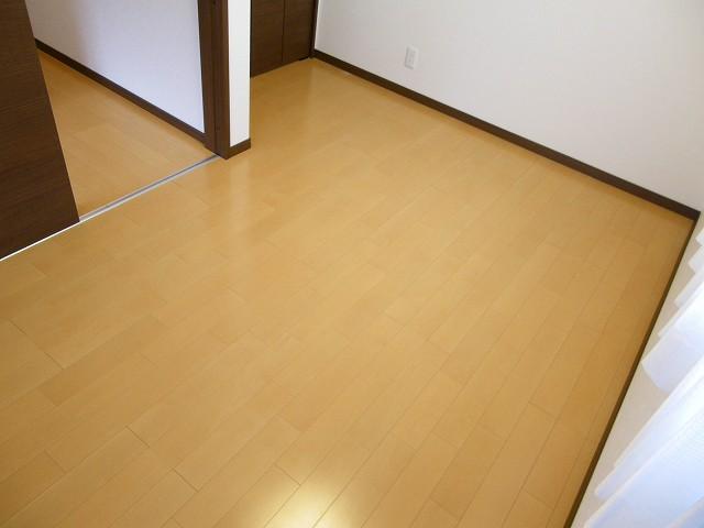 Non-living room. Indoor (12 May 2013) Shooting