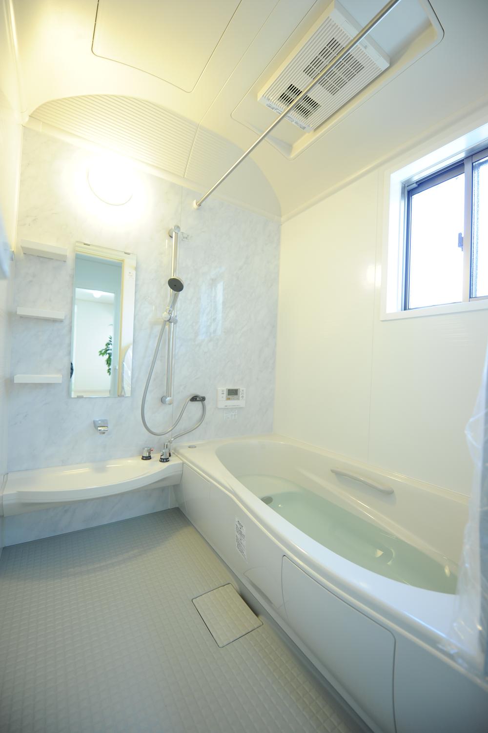 Bathroom. Can you relax slowly in the unit bus of the dome ceiling with a sense of openness. Keep a clean state because it is with a ventilation drying heater. 