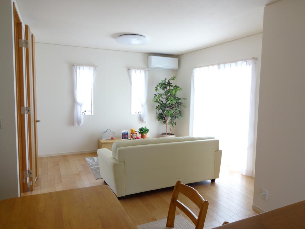 Living. September 2013. 9am shooting. Asahi is a living also come firmly entered. 