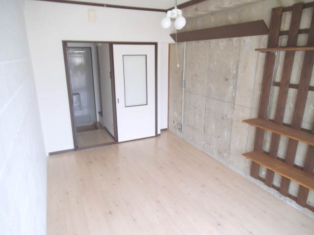 Other room space. Prefectural University and city Gakuen University is also within walking distance