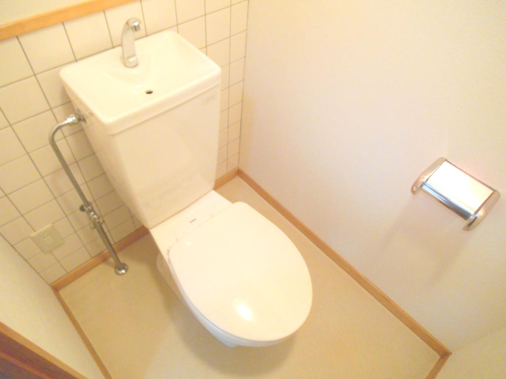 Toilet. Of course renovated is First of all, please preview