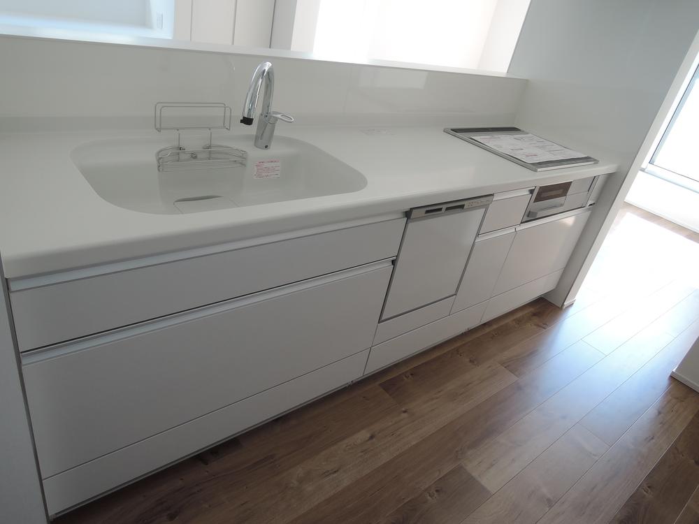 Kitchen. Indoor (10 May 2013) Shooting