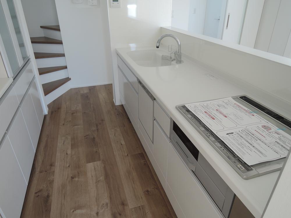 Kitchen. Indoor (10 May 2013) Shooting