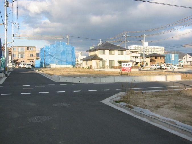 Other local. Soon Mazda Stadium if cross the bridge! Enhancement of the favorable environment in which all are aligned! 