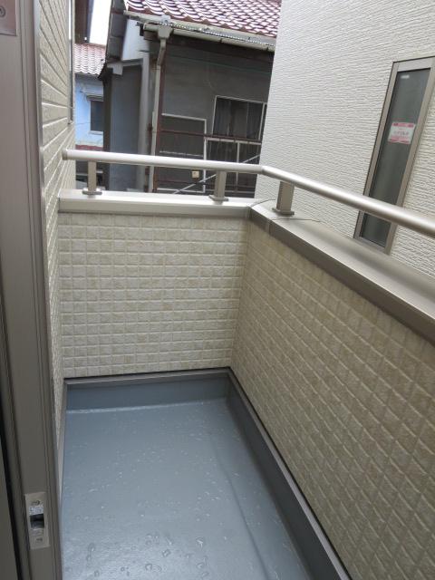 Balcony. Two veranda on the second floor ・ There you one on the third floor. 