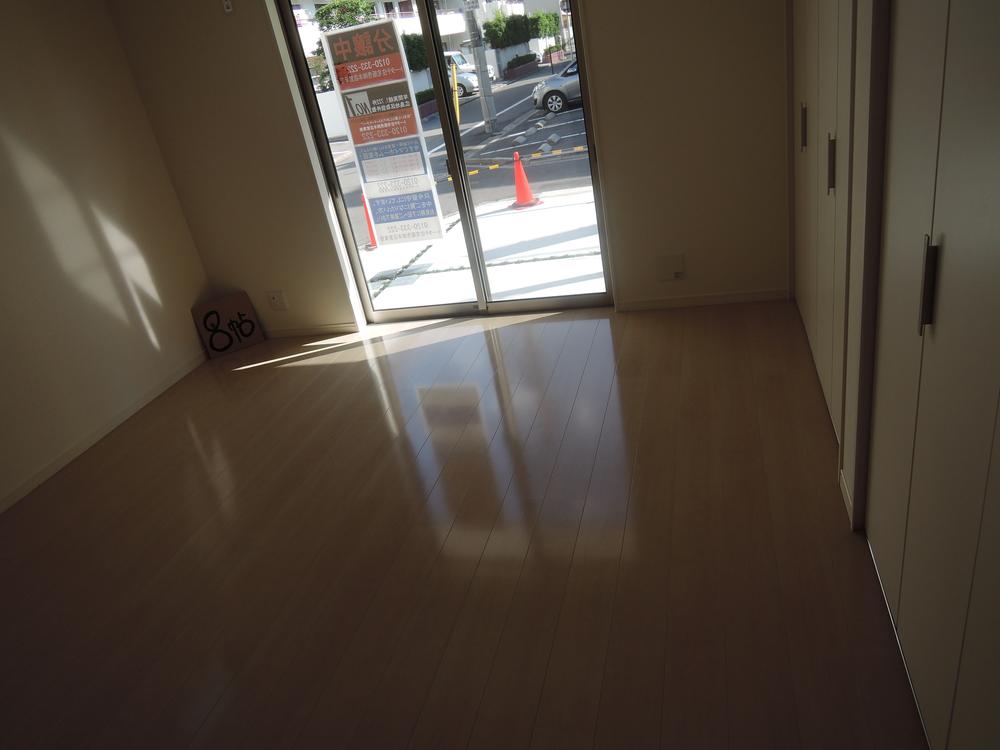 Non-living room. Indoor (10 May 2013) Shooting