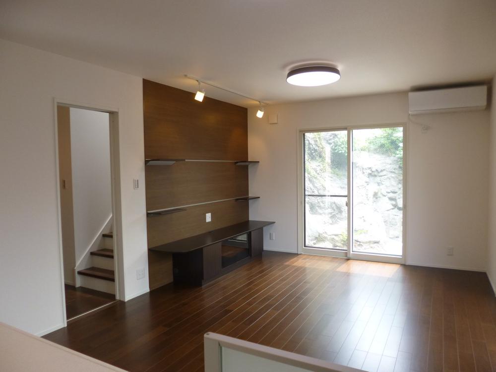 Living. (July 2013) Shooting