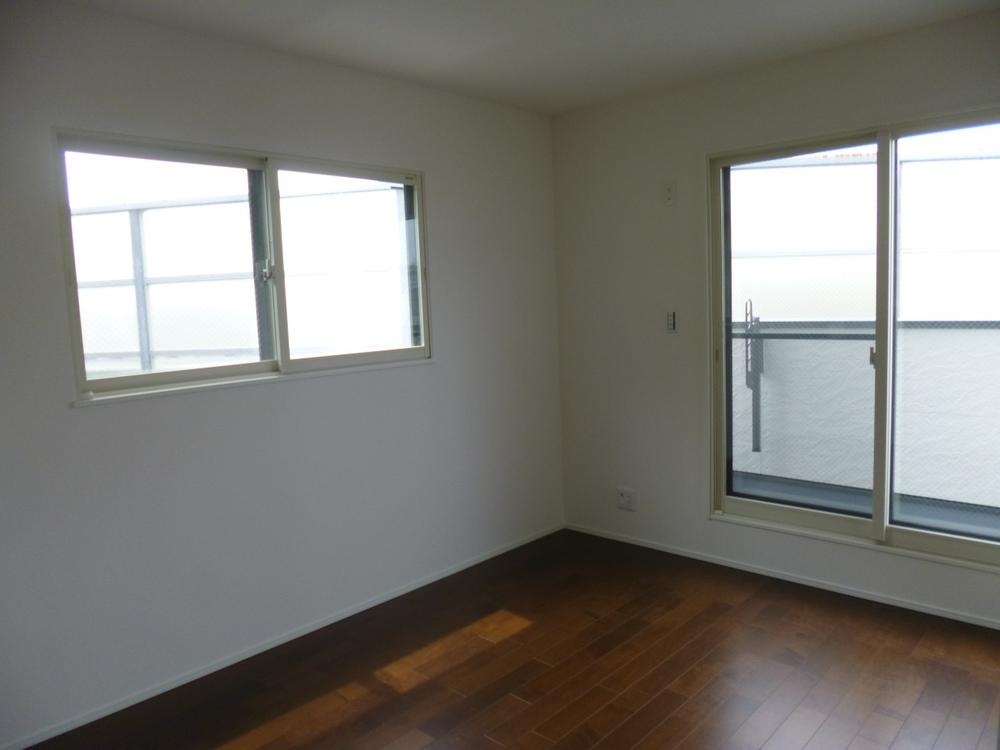 Non-living room. (July 2013) Shooting