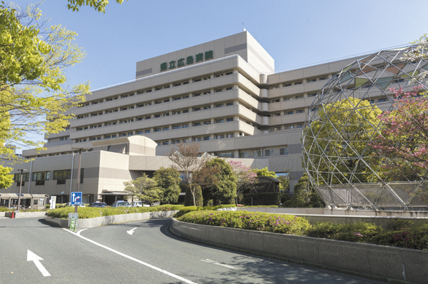 Internal medicine ・ Surgery ・ Pediatrics ・ An 8-minute walk to the General Hospital "Prefectural Hiroshima hospital" with a department of more than neurosurgery, such as 30 (590m)