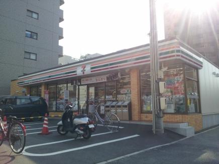 Convenience store. Seven-Eleven 300m to Hiroshima Minami 4-chome