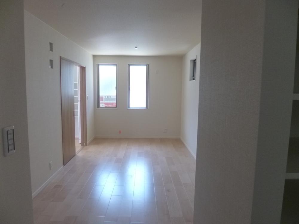 Non-living room. (August 2013) Shooting