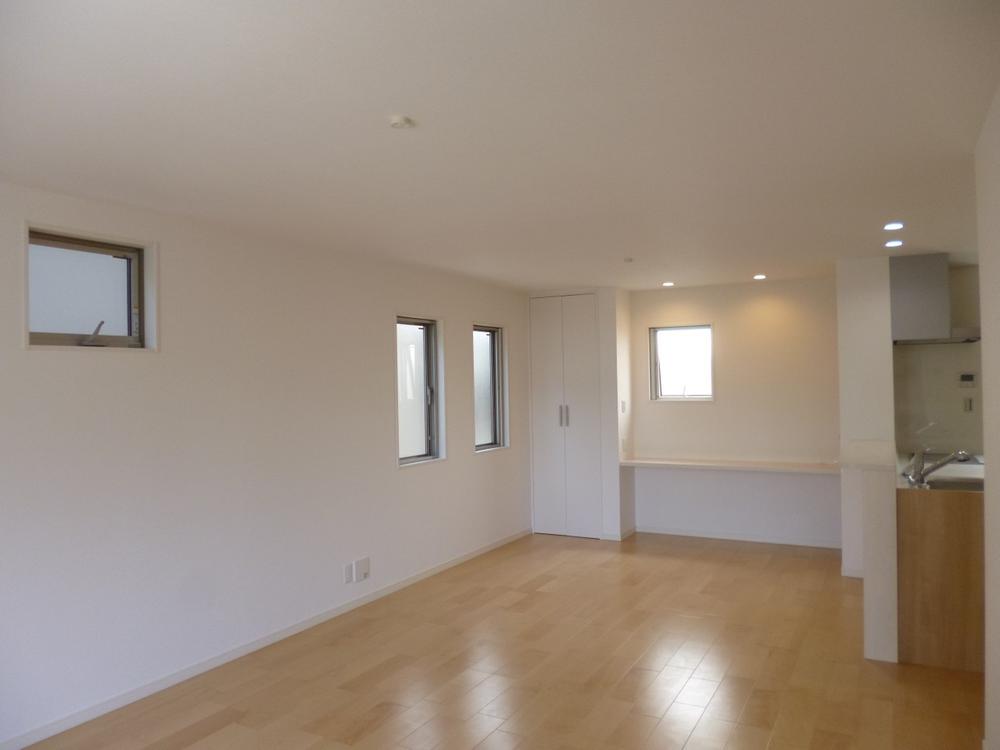 Living. (August 2013) Shooting