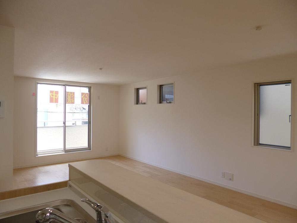 Living. (August 2013) Shooting