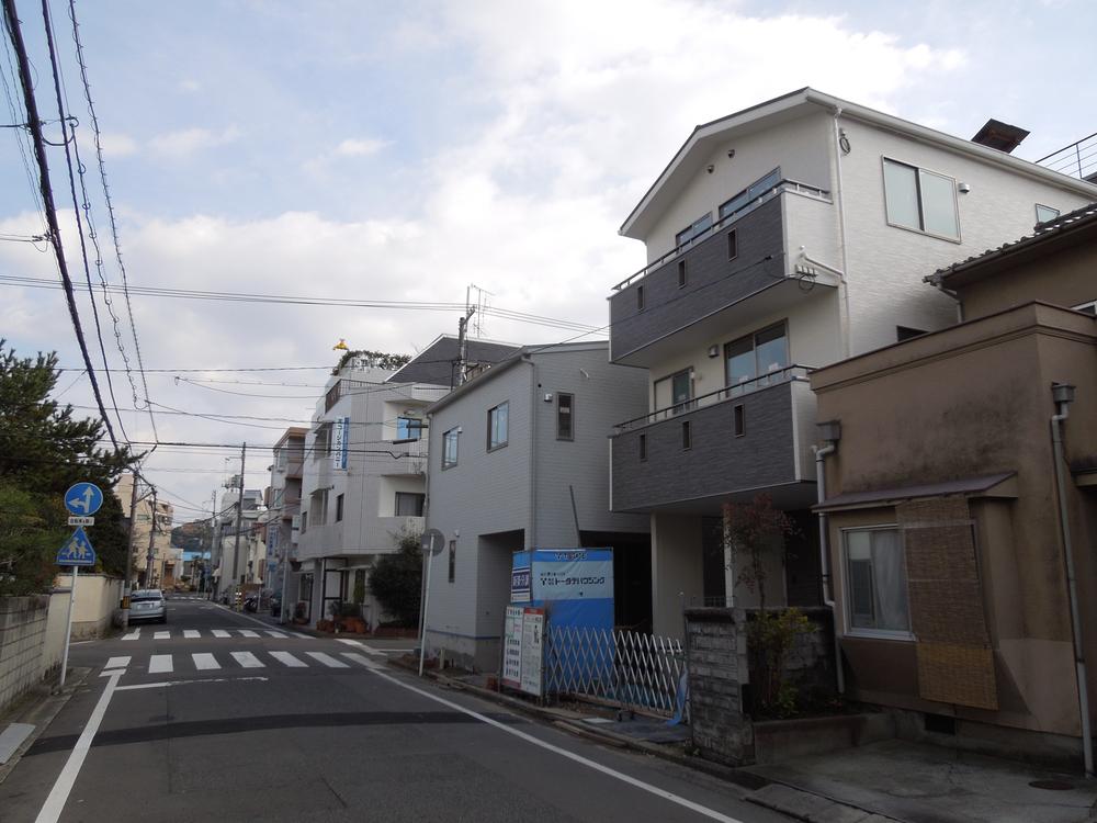 Local photos, including front road. Local (12 May 2013) Shooting