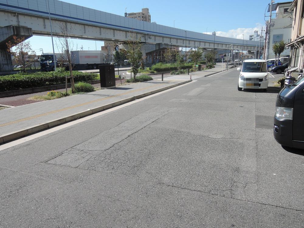 Local photos, including front road. Local (10 May 2013) Shooting