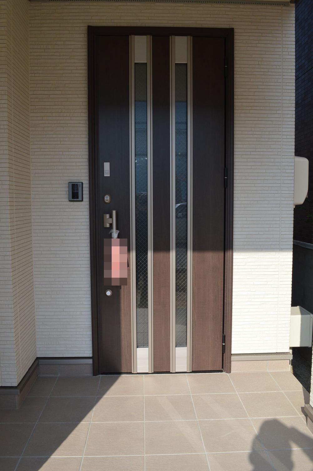 Entrance. Local (11 May 2013) Shooting