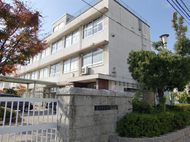 Junior high school. School rest assured 512m close school to Hiroshima City Museum of Ozu junior high school