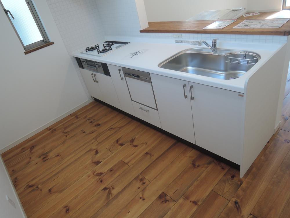 Kitchen. Indoor (12 May 2013) Shooting