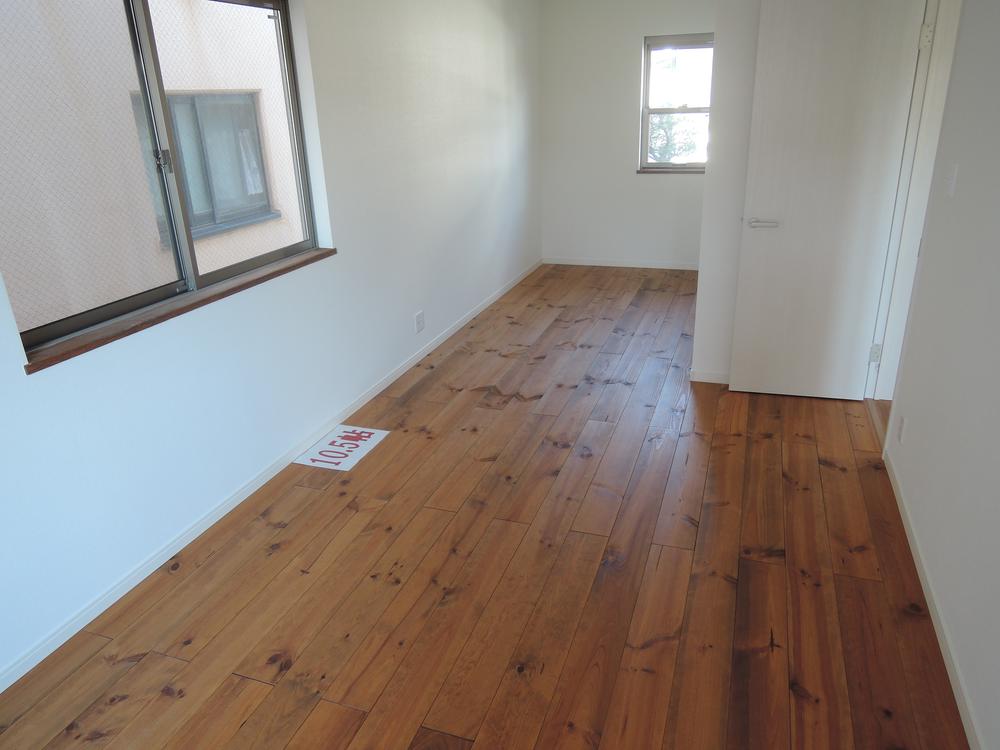 Non-living room. Indoor (12 May 2013) Shooting