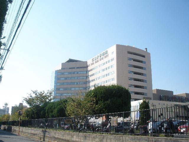 Hospital. A strong ally in the case of a 1468m emergency to Hiroshima University Hospital. It has all the family. 