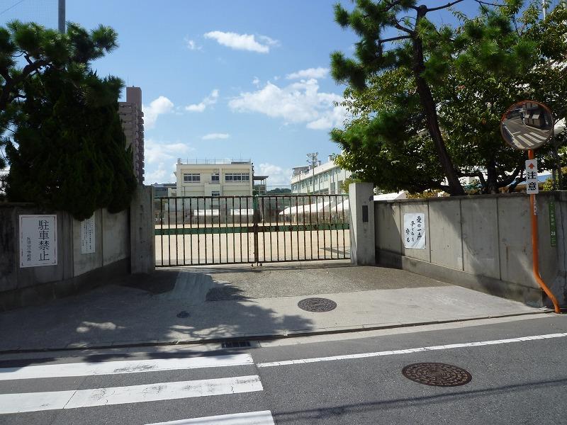 Primary school. 398m to Hiroshima Municipal Hijiyama Elementary School