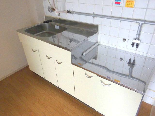 Kitchen. Of course it is put two-neck is also cooking space