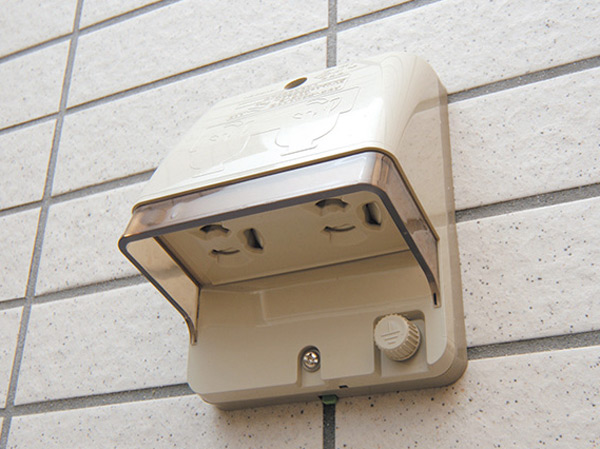 Other.  [Waterproof outlet] On the balcony, It has established a perfect outlet when you want to take power. Of course it has become a waterproof specification in consideration of the safety.