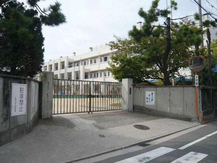 Primary school. 693m to Hiroshima Municipal Hijiyama Elementary School
