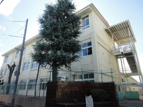 Junior high school. Midorimachi until junior high school 1849m
