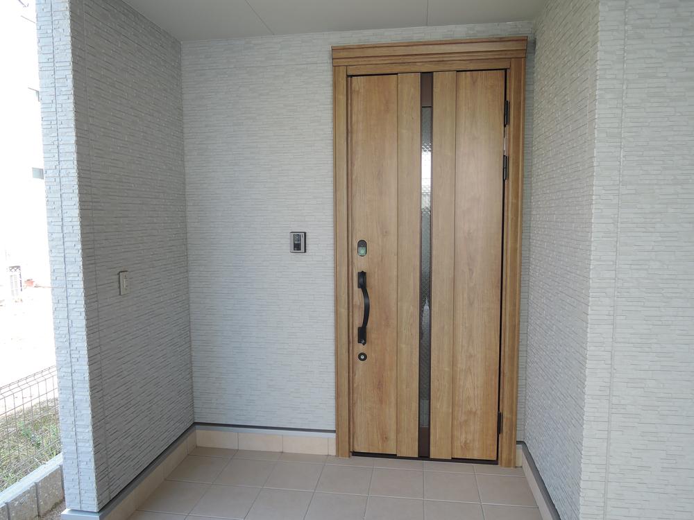 Entrance. Local (10 May 2013) Shooting