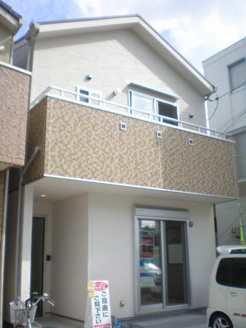 Local appearance photo. Local (10 May 2012) shooting