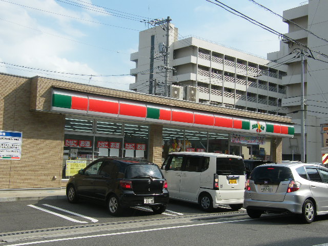 Convenience store. 914m to the Circle K Sunkus (convenience store)