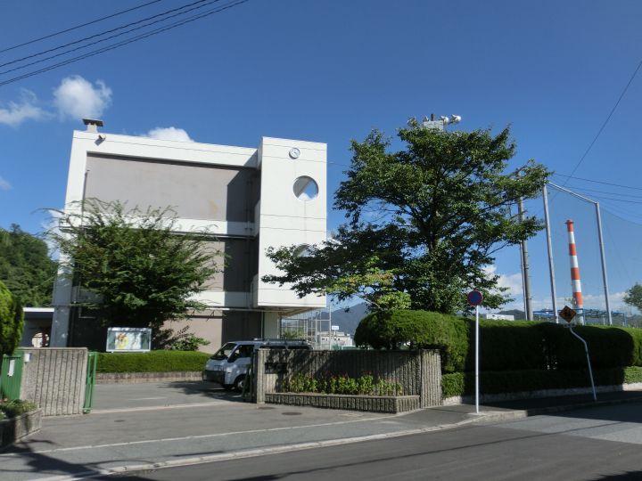 Junior high school. 1217m to Hiroshima Municipal Kusuna junior high school