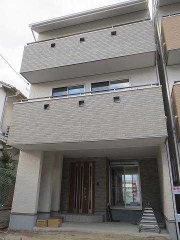 Local appearance photo. Local (12 May 2013) Shooting