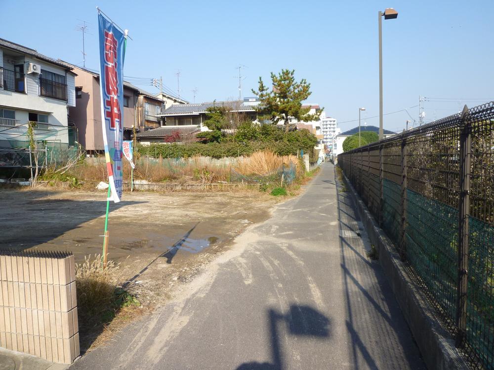 Local appearance photo. Local (12 May 2013) Shooting