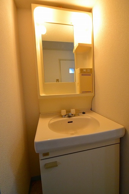 Washroom.  ☆ It is equipped with sink dressing room ☆