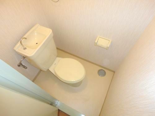 Toilet. Toilet is clean ☆ Bus is a toilet ☆