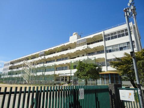 Primary school. Kusuna until elementary school 651m